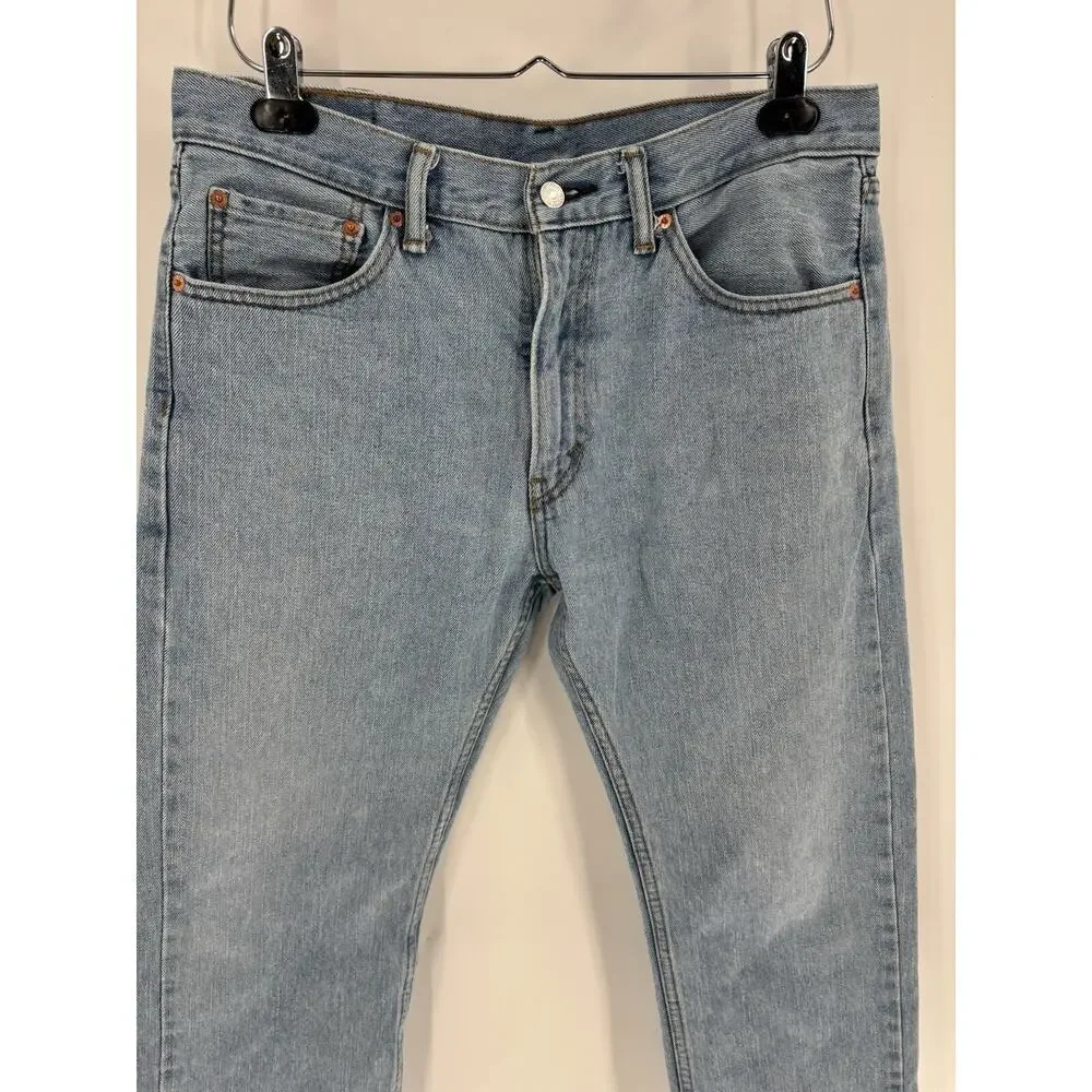 Levi’s Jeans 505 Mens 32x30 Blue Light Wash Denim Straight Leg Logo Patch